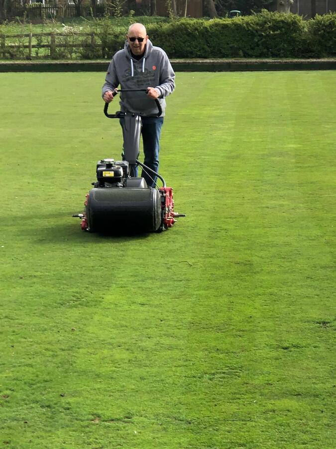 2026 Les mowing the green